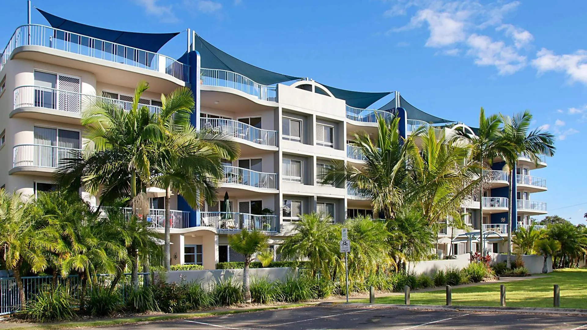 Aparthotel Reflections Holiday Apartments Maroochydore