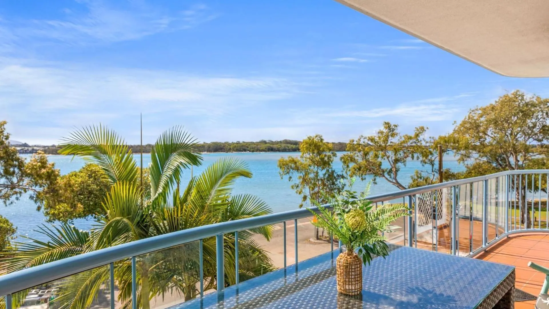 Reflections Holiday Apartments Maroochydore Aparthotel